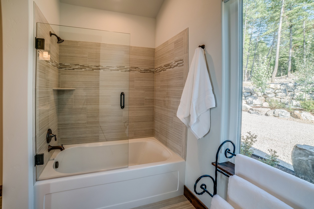 Shower & Tub Repair in Braddock